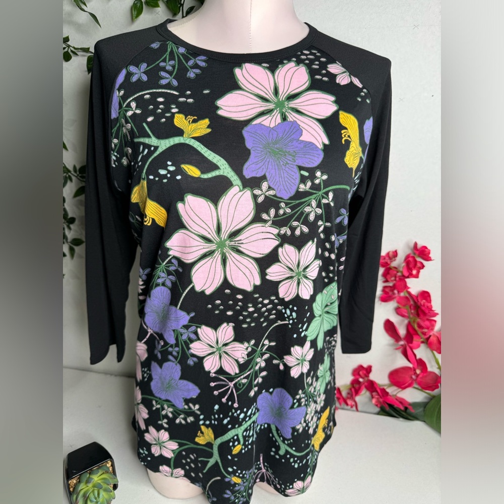 🌺 LuLaRoe Floral Top 🌺